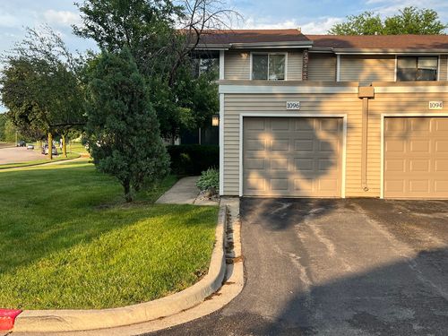 1096 Cascade Dr, Aurora, IL, 60506-1329 | Card Image