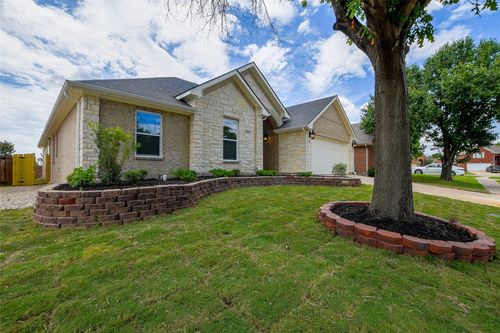 2003 Merritt Way, Arlington, TX, 76018-3174 | Card Image