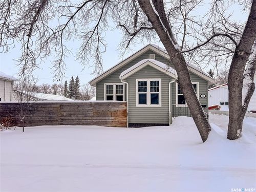 2010 10th St, Rosthern, SK, S0K3R0 | Card Image