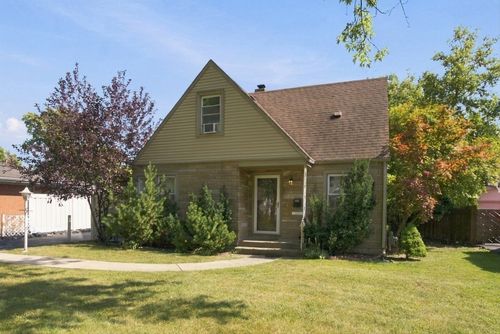 2115 Halsey Dr, Des Plaines, IL, 60018-4046 | Card Image