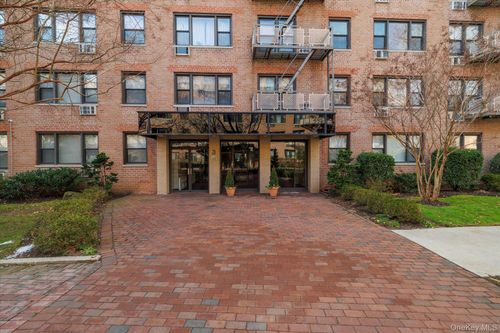 2j-3 Birchwood Ct, Mineola, NY, 11501-4509 | Card Image