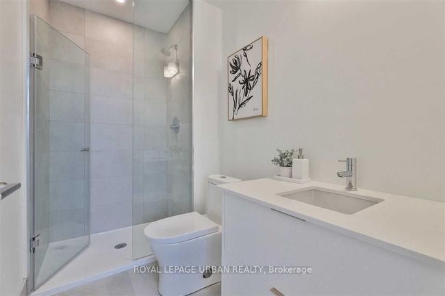 402 - 495 Logan Ave, Condo with 3 bedrooms, 2 bathrooms and null parking in Toronto ON | Image 17