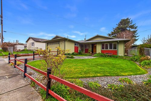 3923 D St, Eureka, CA, 95503-6022 | Card Image