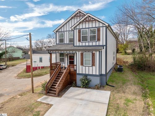 108 Averill St, Greenville, SC, 29601-4114 | Card Image