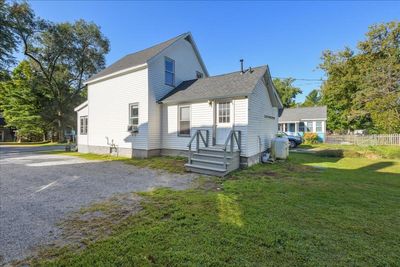 22 Elm Street, House other with 3 bedrooms, 1 bathrooms and null parking in Bristol VT | Image 2