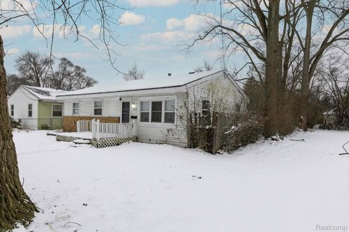 2621 Lynnwood Ave, Saginaw, MI, 48601-7425 | Card Image