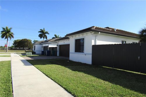 16825 Sw 109th Place, Miami, FL, 33157 | Card Image