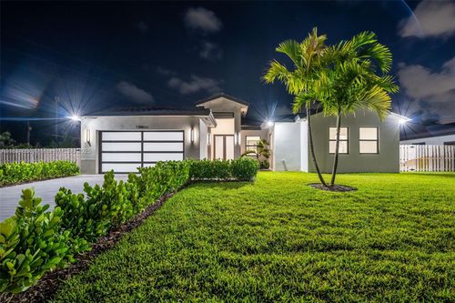 8220 Sw 193rd St, Cutler Bay, FL, 33157-8006 | Card Image