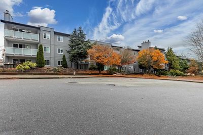 309 - 3883 Laurel St, Condo with 1 bedrooms, 1 bathrooms and 1 parking in Burnaby BC | Image 2