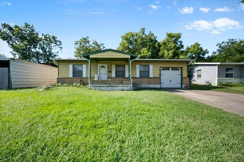 812 Kelly Ter, Arlington, TX, 76010-4420 | Card Image