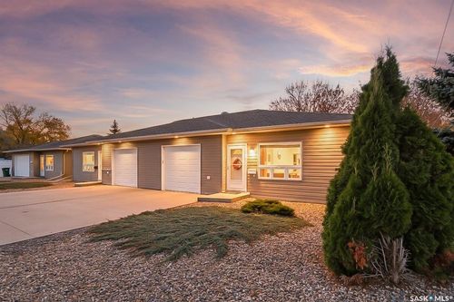 551B Caribou St W, Moose Jaw, SK, S6H2K4 | Card Image