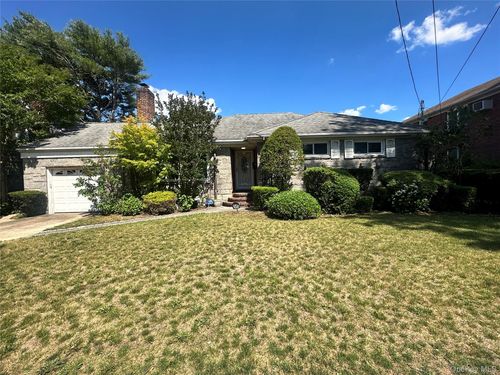 169 Landau Ave, Floral Park, NY, 11001-3600 | Card Image
