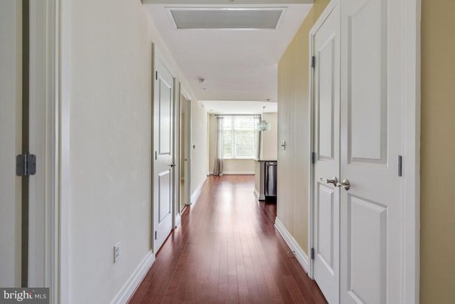 APT-217 - 8220 Crestwood Heights Dr, Condo with 2 bedrooms, 2 bathrooms and null parking in MCLEAN VA | Image 5