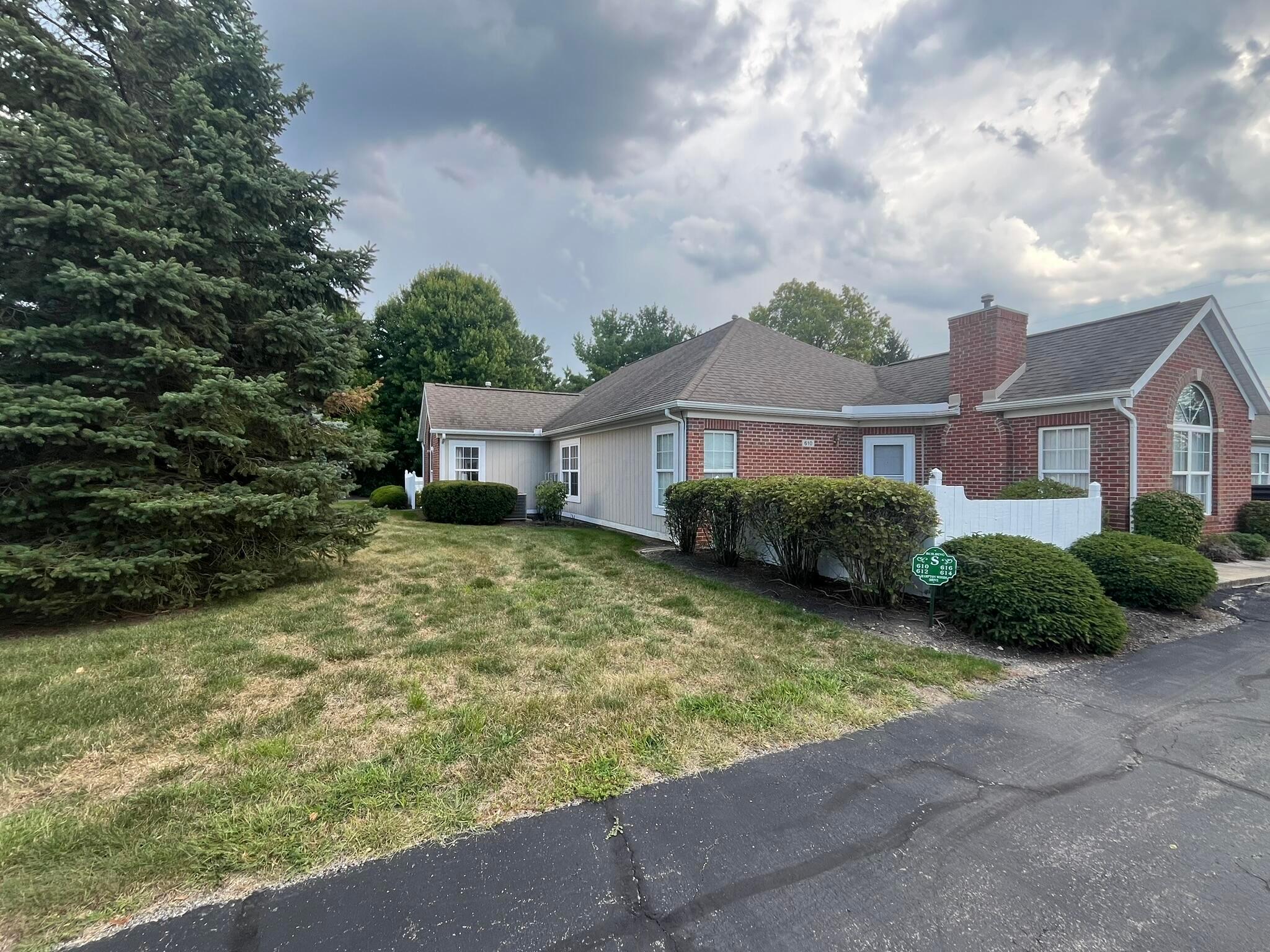 Hampton Woods Dr, Marion, OH 43302