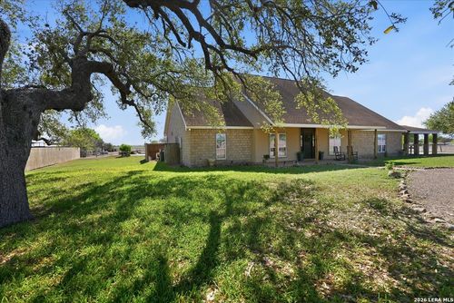 279 County Road 302, George West, TX, 78022-3906 | Card Image