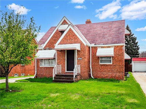 4423 Grantwood Dr, Parma, OH, 44134-3751 | Card Image