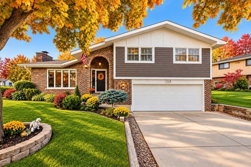 919 Hillview Dr, Lemont, IL, 60439-4351 | Card Image