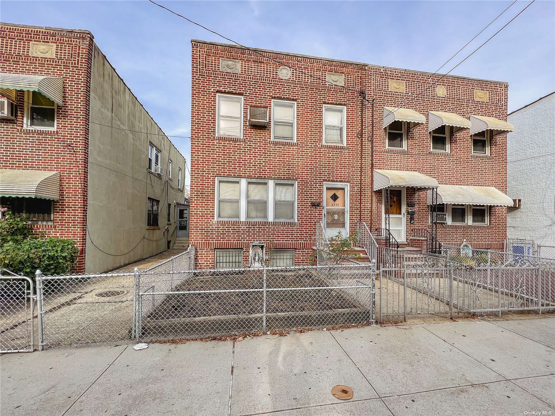 2111 30th Avenue, Sold in Astoria Zoocasa