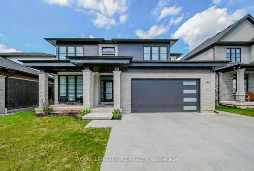 8945 Emily Blvd, Niagara Falls, ON, L2H3T1 | Card Image