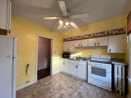 420 1/2 Lake Shore Dr E, Ashland, WI, 54806-1836 | Card Image