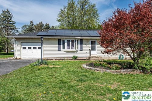 8 Babbling Brook Rd, EASTON, PA, 18045-7833 | Card Image