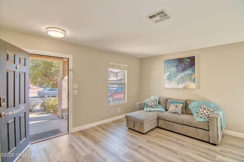 9339 N June Bug Dr, Tucson, AZ, 85742-8340 | Card Image