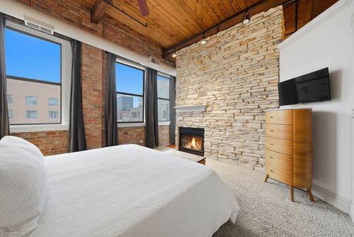 apt-7b-913 W Van Buren St, Chicago, IL, 60607-3539 | Card Image