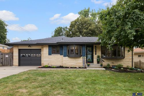 6121 Lexington Ave, Lincoln, NE, 68505-1170 | Card Image