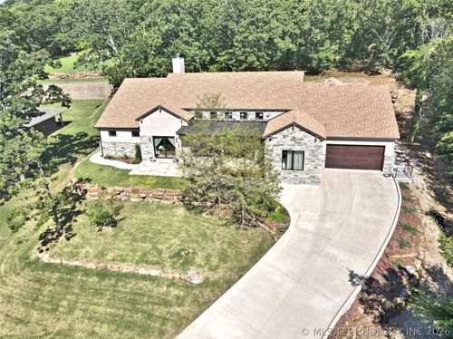 8890 S 39th West Ave, Tulsa, OK, 74132-4131 | Card Image