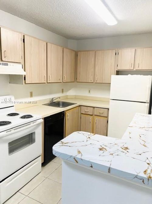apt-110-10701 Cleary Blvd, Plantation, FL, 33324-6039 | Card Image