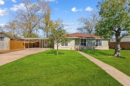 347 Monroe St, Giddings, TX, 78942-3529 | Card Image