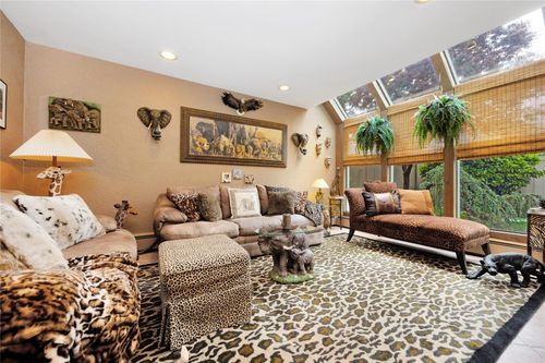 5 Oak Brook Ln, Merrick, NY, 11566-3228 | Card Image