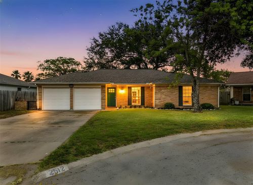 2512 Azalea Ct, Galveston, TX, 77551-1808 | Card Image