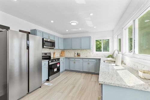 550 N Riverside Drive, Saukville, WI, 53080 | Card Image