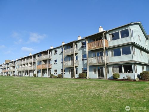 303-643 Ocean Shores Blvd Nw, Ocean Shores, WA, 98569-9344 | Card Image