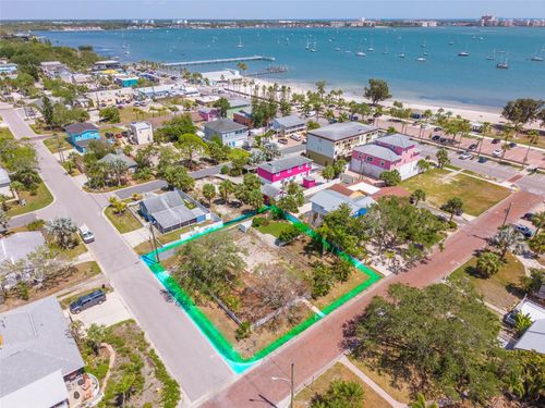 3102 57th St S, GULFPORT, FL, 33707-6022 | Card Image