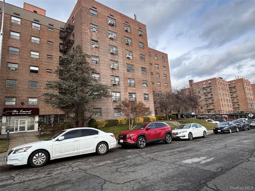 21-202-35 Foothill Ave #21 Foothill Ave, Hollis, NY, 11423-1631 | Card Image