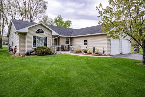 E6649 Fawn Valley Dr, Reedsburg, WI, 53959-9699 | Card Image