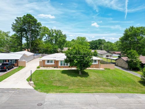 1017 Primrose Dr, Greenbrier, TN, 37073-5337 | Card Image