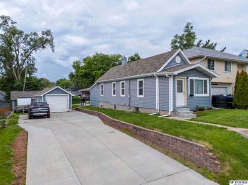 3615 Drexel St, Omaha, NE, 68107-3853 | Card Image