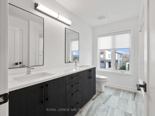 200 Klager Ave, House attached with 3 bedrooms, 4 bathrooms and 1 parking in Fonthill ON | Image 21