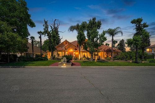 10111 N Spanish Bay Dr, Fresno, CA, 93720-3427 | Card Image