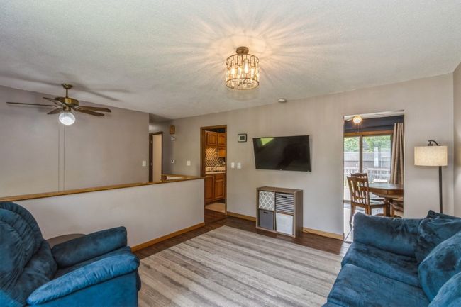 5817 Underwood Ave Sw, House other with 4 bedrooms, 2 bathrooms and null parking in Cedar Rapids IA | Image 4