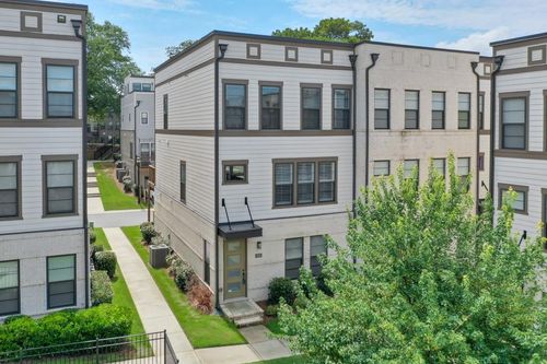 2032 Holtz Ln, Atlanta, GA, 30318-9306 | Card Image