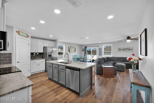 1757 Eagle View Way, House other with 3 bedrooms, 2 bathrooms and null parking in MIDDLEBURG FL | Image 5