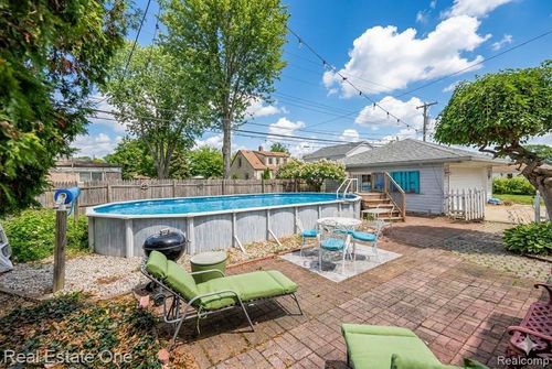 22915 Mile Road, St Clair Shores, MI, 48082 | Card Image