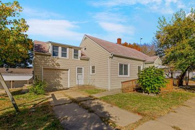 202 S Castle Street, House other with 3 bedrooms, 2 bathrooms and null parking in Paola KS | Image 2