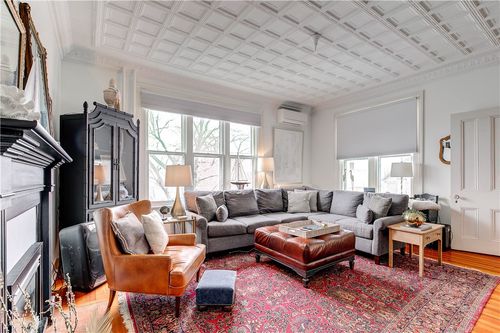 2-569 Spring St, Newport, RI, 02840-6846 | Card Image