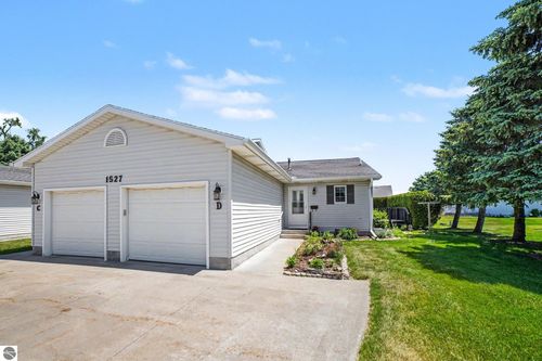 d-1527 E Gaylord Street, Mt Pleasant, MI, 48858 | Card Image