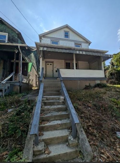 1813 Converse St, McKeesport, PA, 15132-4507 | Card Image